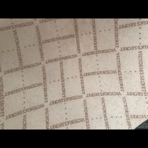 34 C Victoria Secret Wireless Bra - Picture 2 of 5